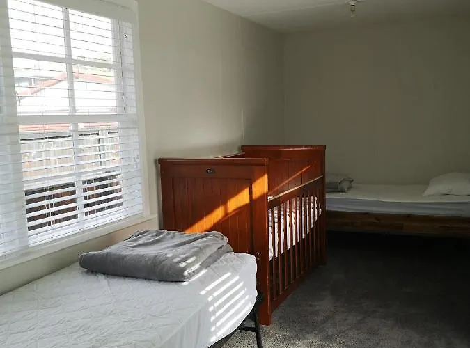 Cheerful 4 Bedroom 度假居 *