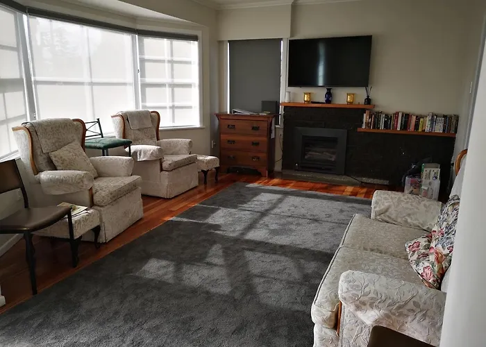 Cheerful 4 Bedroom 罗托鲁阿