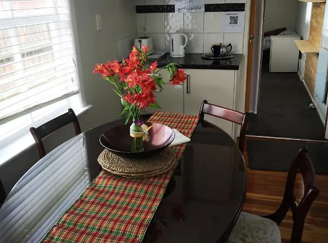度假居 Cheerful 4 Bedroom 罗托鲁阿