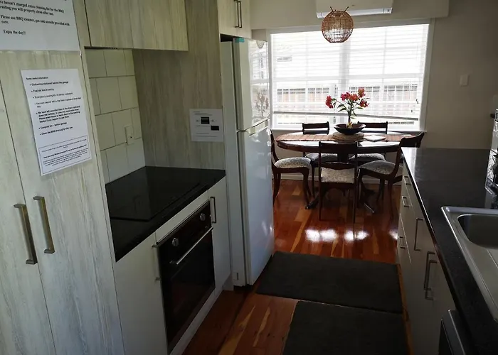 Cheerful 4 Bedroom 度假居