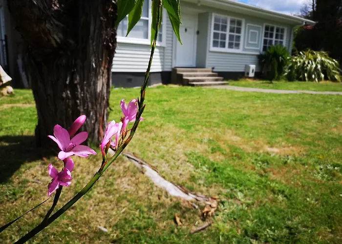 Cheerful 4 Bedroom Сasa de vacaciones Rotorua
